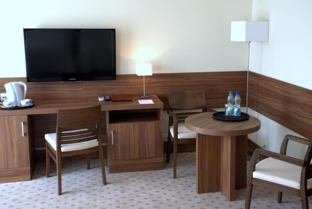 Hotel Termy Palacowe Naleczow Room photo